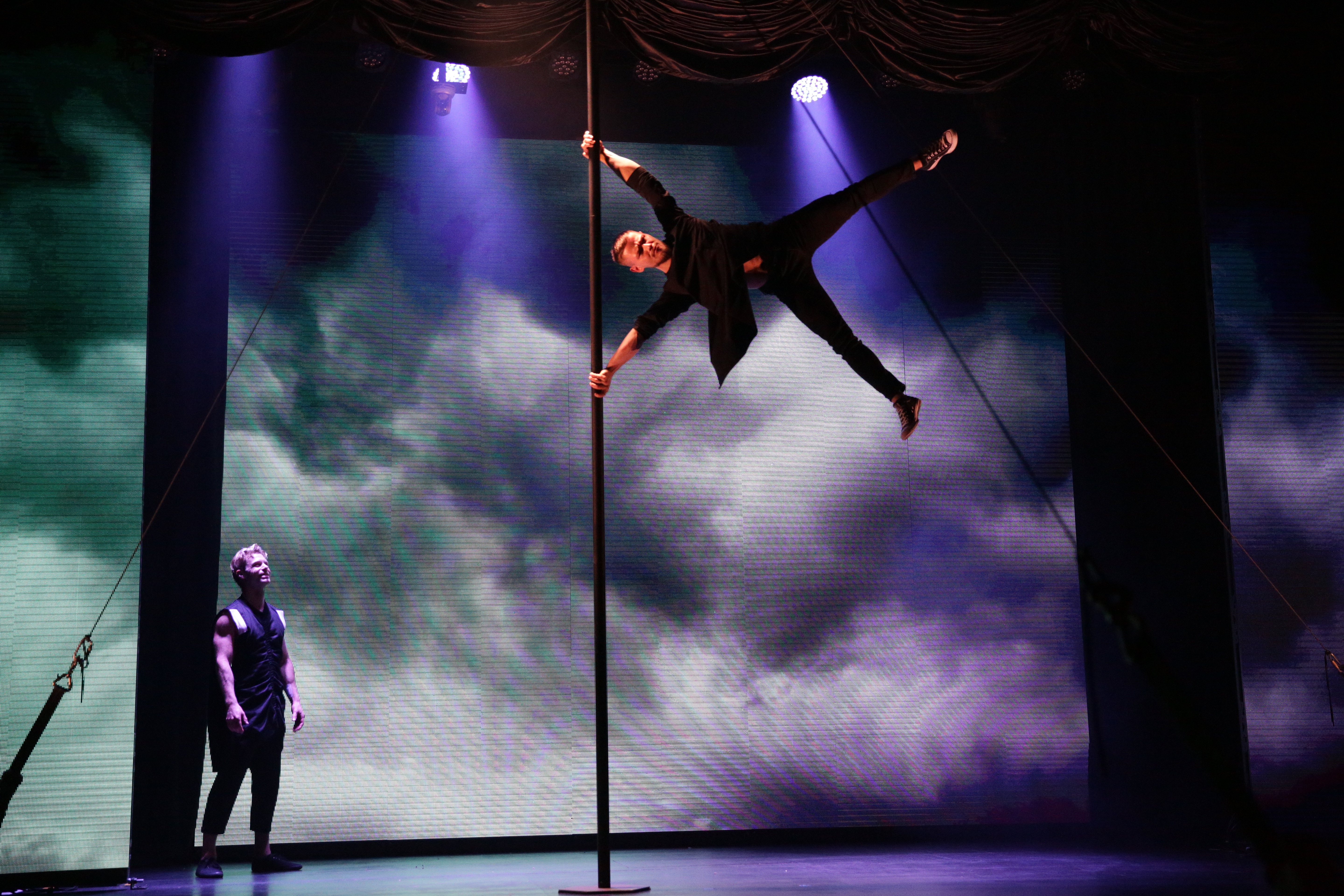 Poetry in Motion_battleROYAL_Brendan Shelper_001