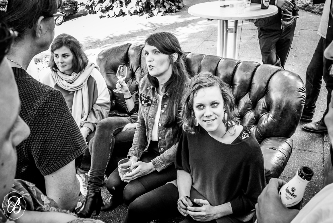 Beat-Salon_Ausstellung_Couch_Lachen_by_Philipp_Danz