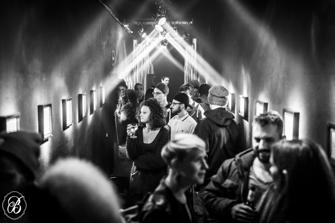 BeatSalon_Kabarett1_Ausstellung_Menschen_Lichtdesign_by_Philipp_Danz