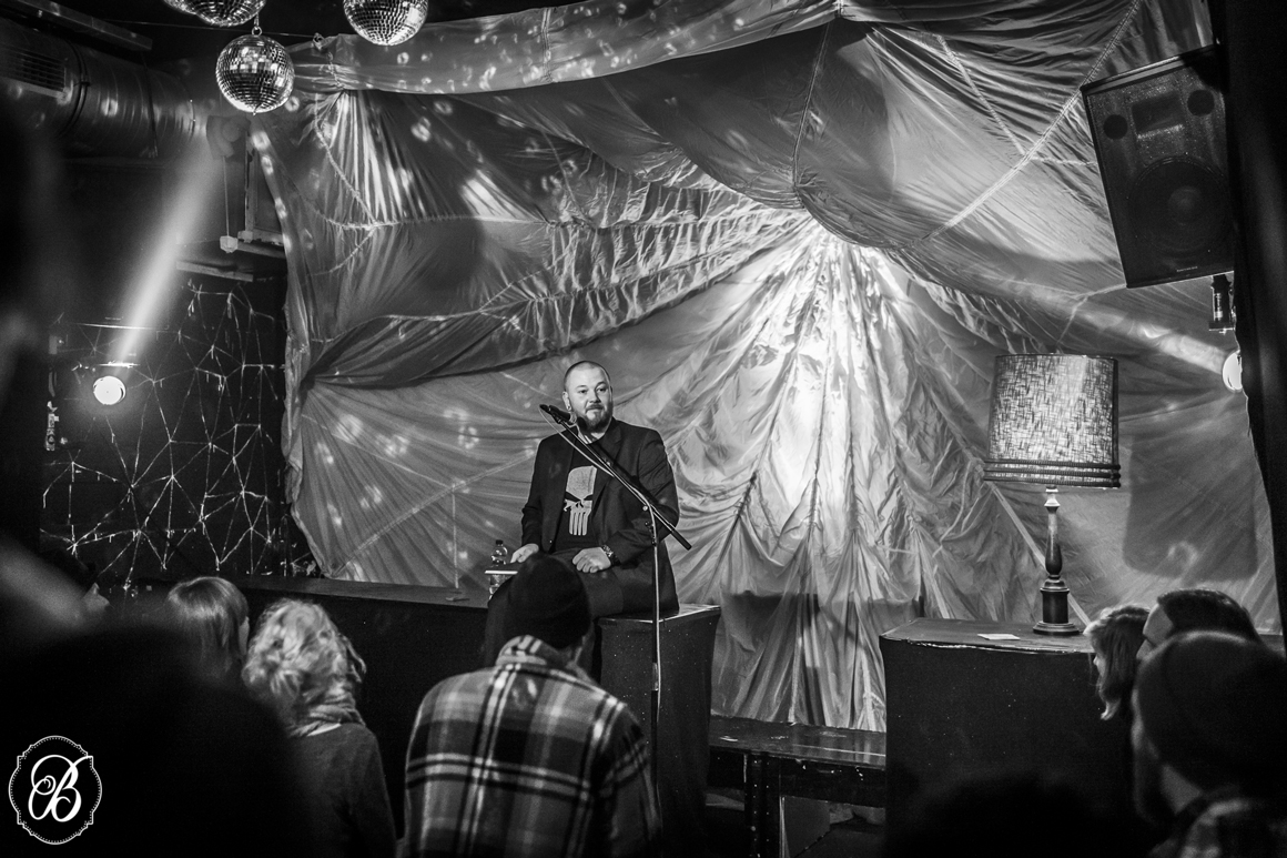BeatSalon_Kabarett1_Kay-Laese_Lesung_Fallschirm_by_Philipp_Danz