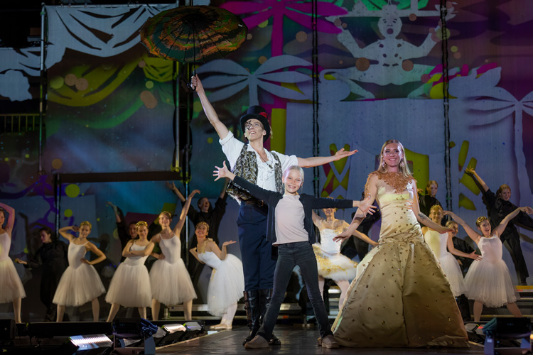 hca-festival-2022_paraplyhuset_finale_by_rudi-buhl