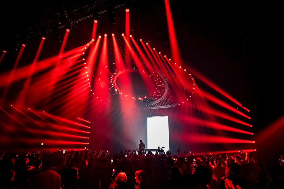 full-sensory-experience_battle-royal-studios_chris-moylan_2